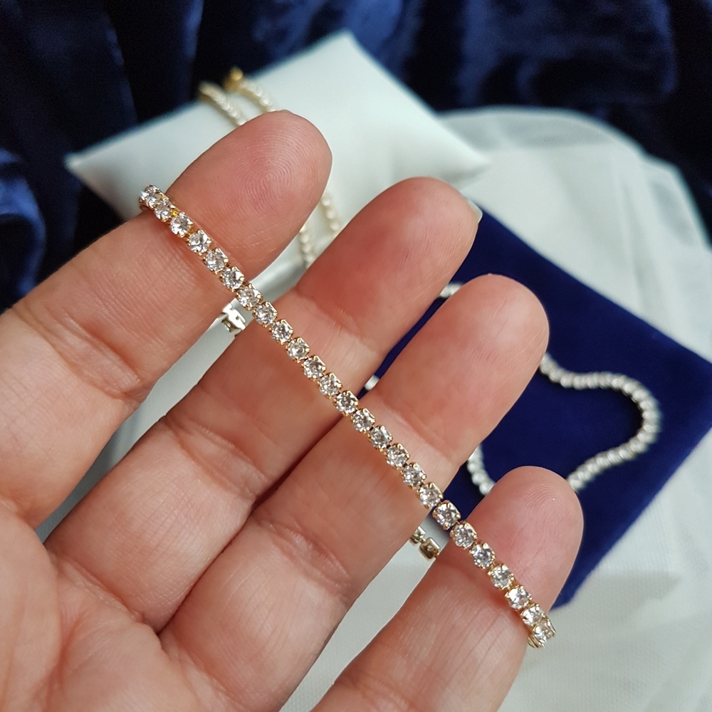 Swarovski Elements 18Gold Plated Delicate Tennis Bracelet NEW - Picture 11 of 17